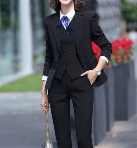 Women's Suits 